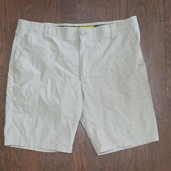 Lee Other - Lee Men's Light Gray Flat Front Shorts